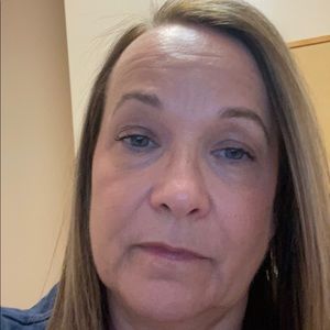 Meet your Posher, Lorrie